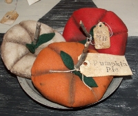 PRIMITIVE PUMPKIN PIE 3 PC. SET